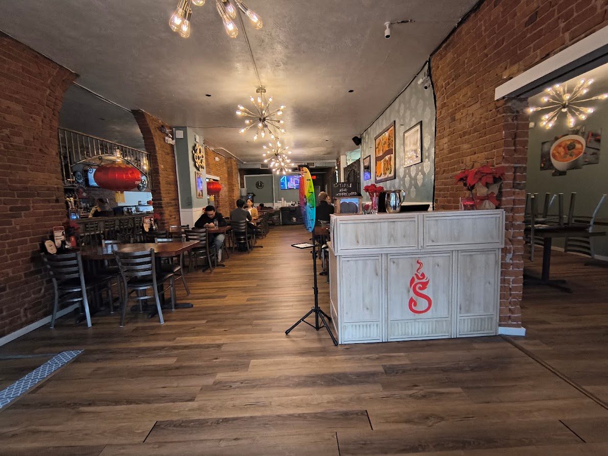 Sirinya's Thai Restaurant & Lounge