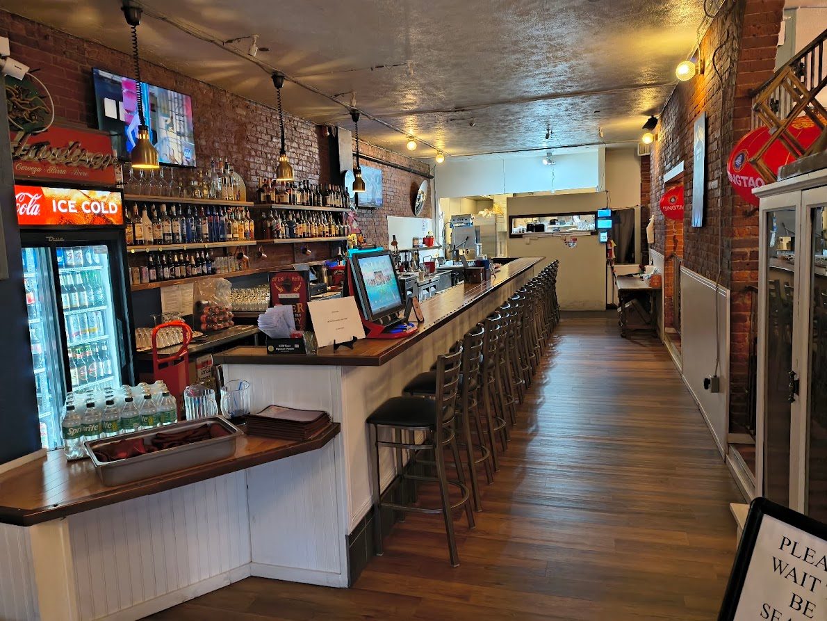 Sirinya's Thai Restaurant & Lounge
